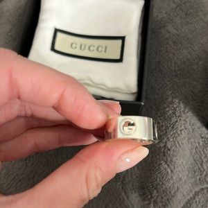 Gucci ring sz 6